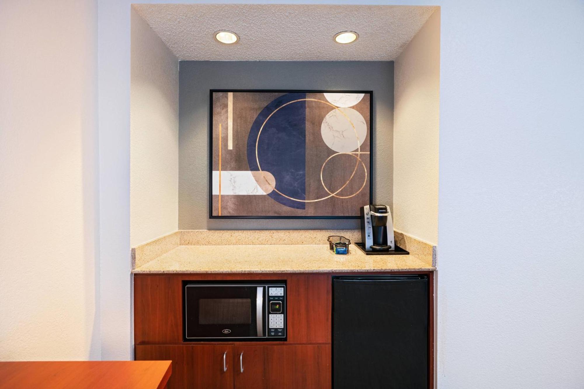 Courtyard By Marriott Medical Center Hotel